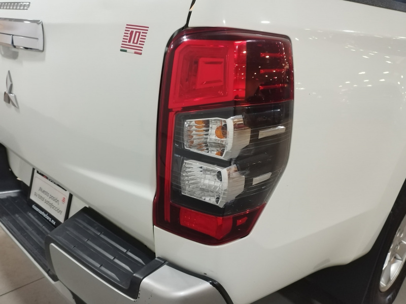 Mitsubishi Comerciales L200 Pick-Up 4 pts. GLX, Doble Cab., 2.4l, TM5 2023